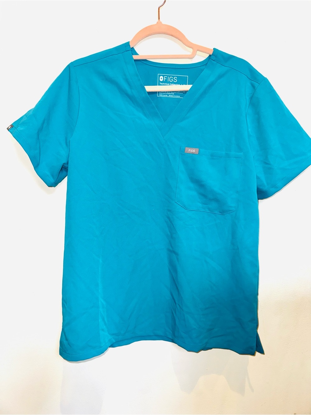 NWOT Figs Women’s V-Neck Scrub Top in Teal Blue Size Medium